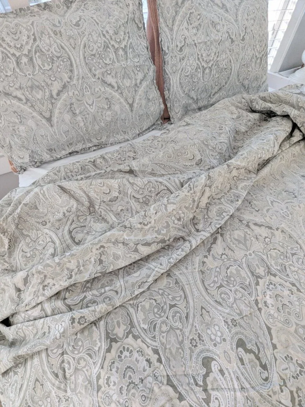 Pottery Barn Gray Mackenna Paisley Percale Duvet Set with Flaw